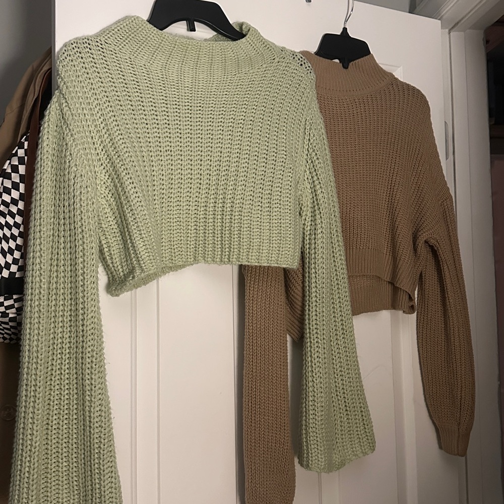 Women's Green and Tan Sweater Set